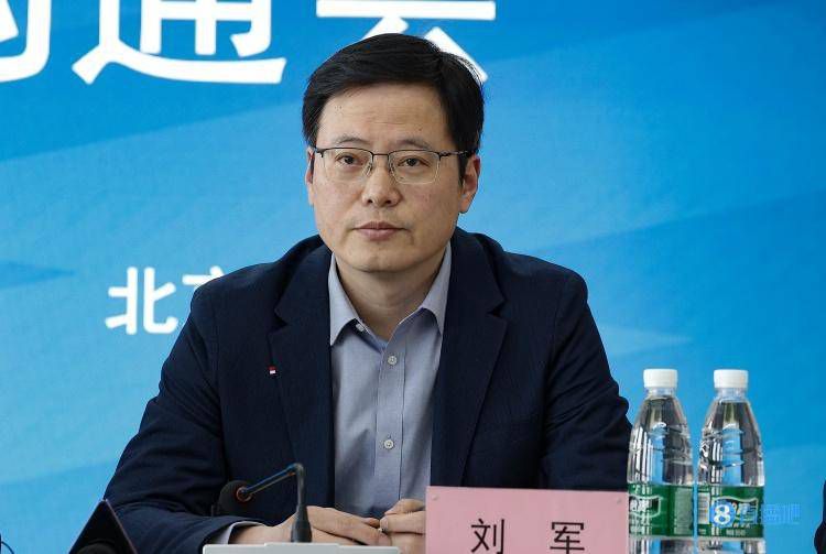 女同学上课用嘴帮我口出来