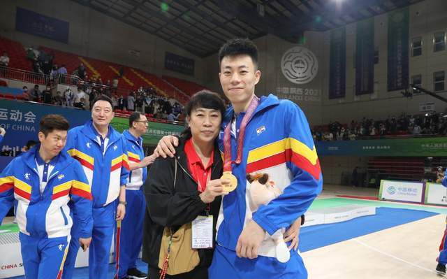 五月天婷婷缴情五月免费观看