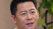 在姐夫面前的20岁小姨子